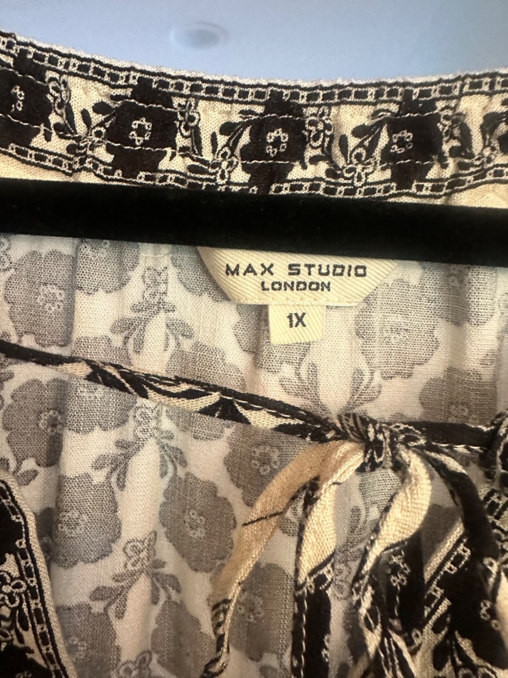 Max Studio Black and White Short Sleeve Top 1X - Picture 2 of 3